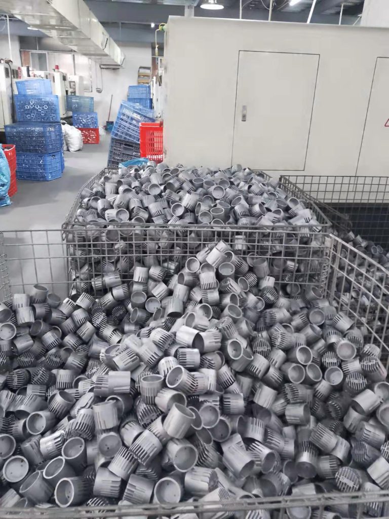 ECOLEDKIT Factory - Mass production die-cast aluminum heat sinks in warehouse with CNC machining center and industrial ventilation system